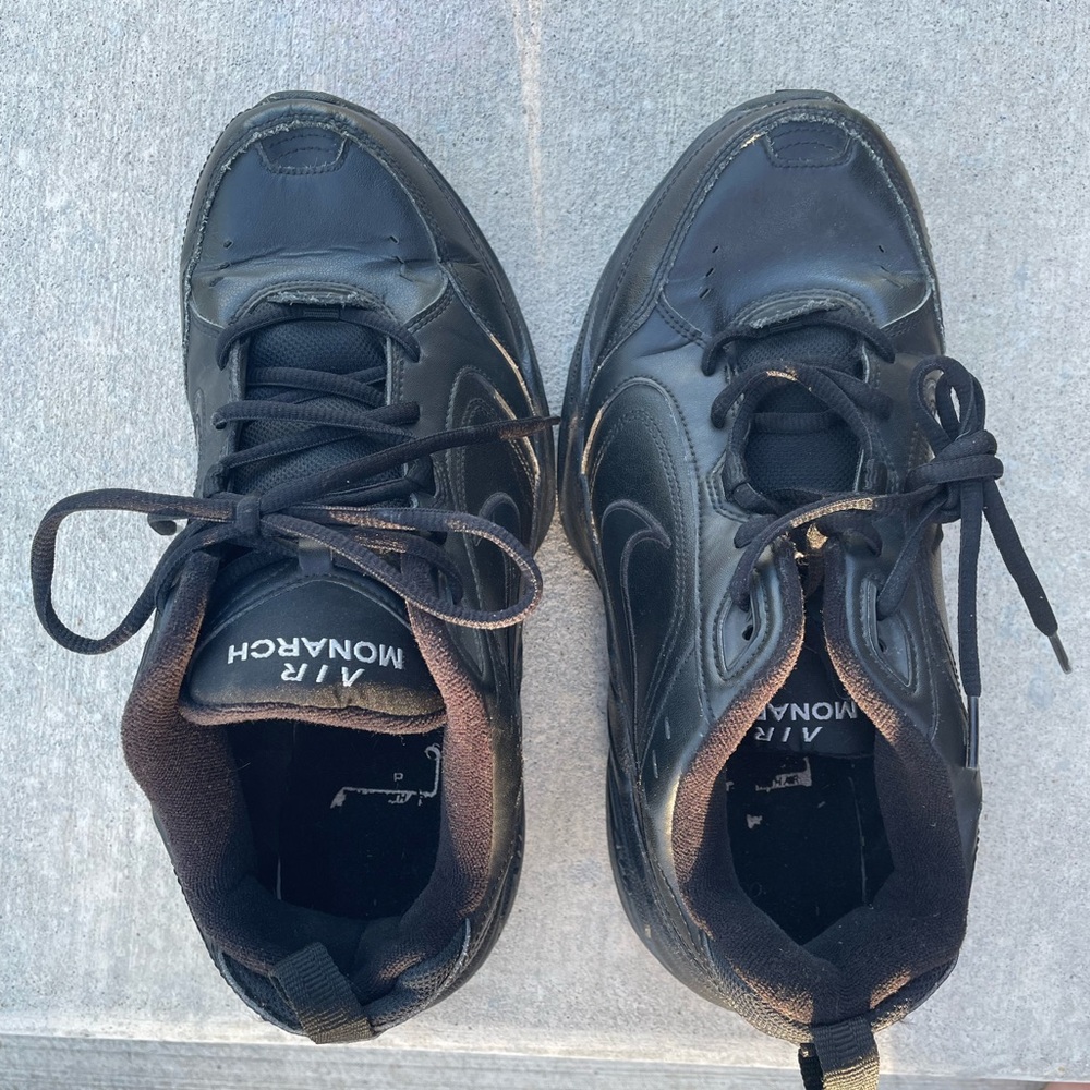 Nike Monarchs. Good for Basketball or Baseball officiating size 9.5